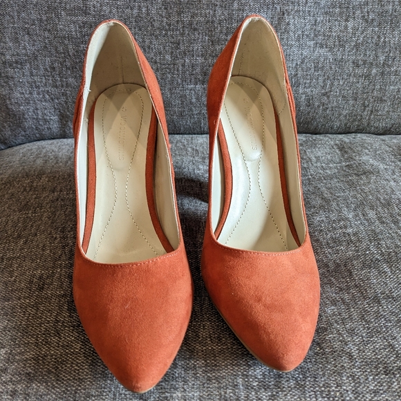 Orange Suede Heels, Size 7.5 - Picture 3 of 4